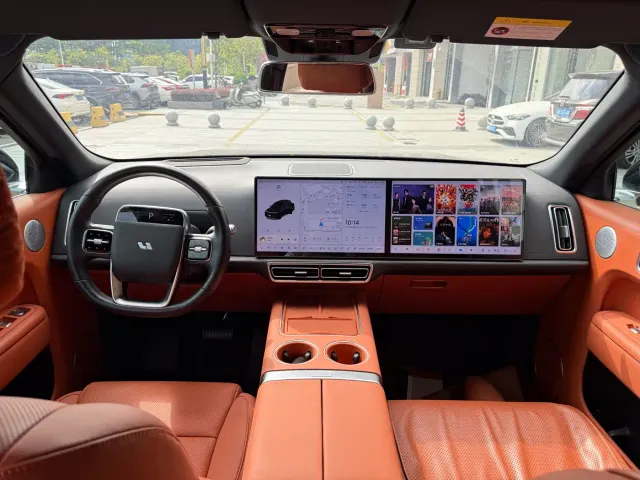 Li Auto L8 — Фото автомобиля 9