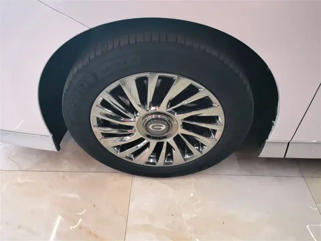 GAC Trumpchi M8 — Фото автомобиля 24