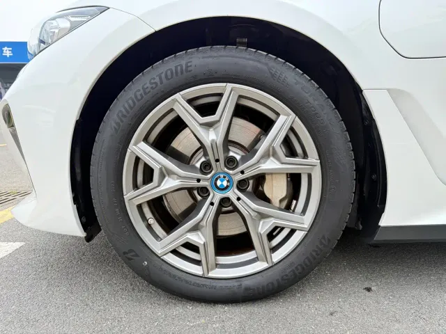 BMW i3 — Фото автомобиля 3