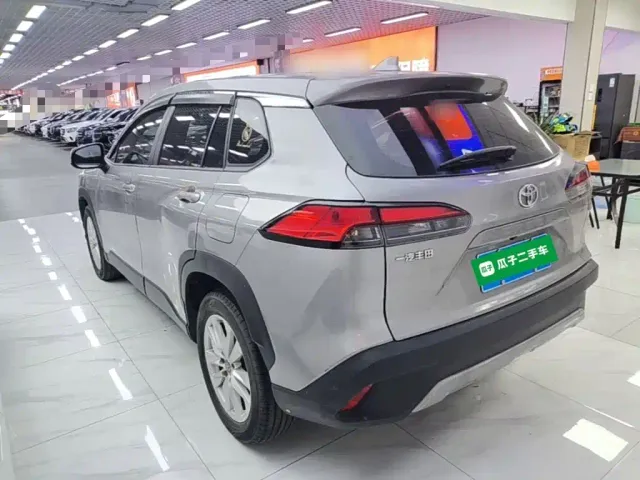 Toyota Corolla Cross — Фото автомобиля 4