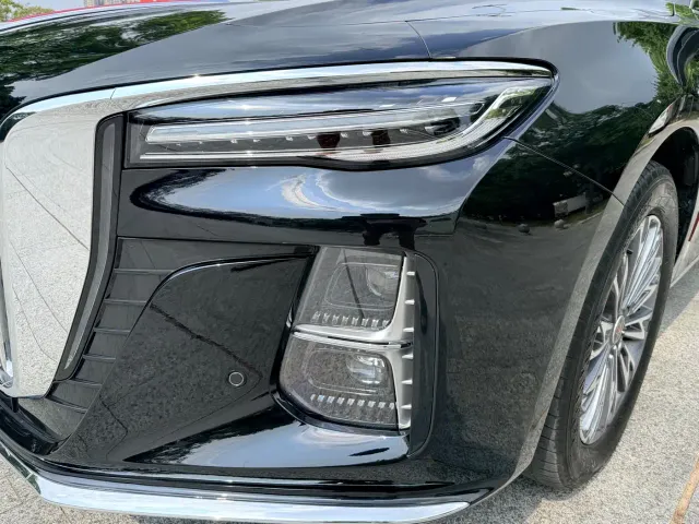 Hongqi H5 — Фото автомобиля 30