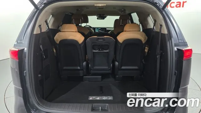 Kia Carnival Generation 4 — Фото автомобиля 30