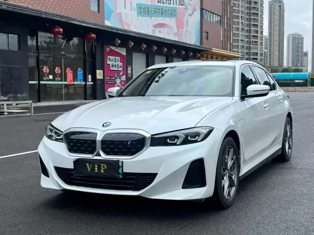Фотография автомобиля — BMW i3