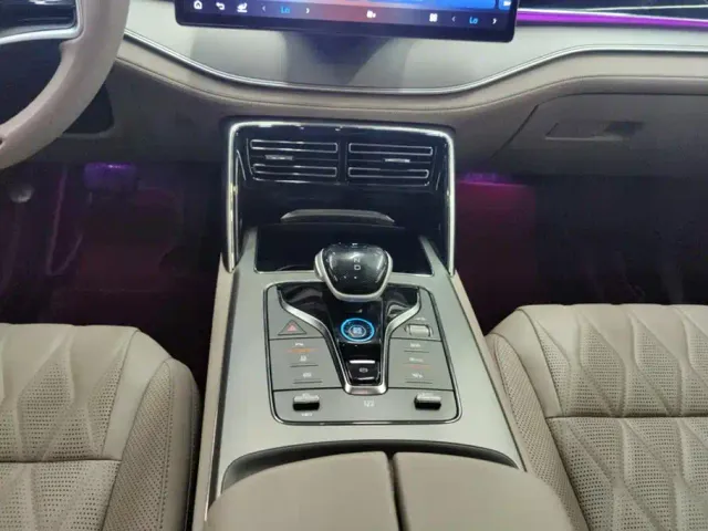 BYD Tang — Фото автомобиля 16