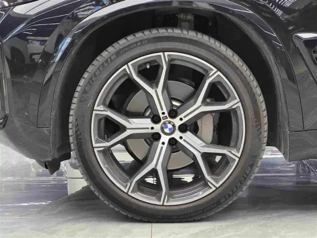 BMW X5 — Фото автомобиля 4