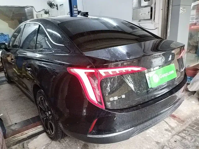 Hongqi E-QM5 — Фото автомобиля 4