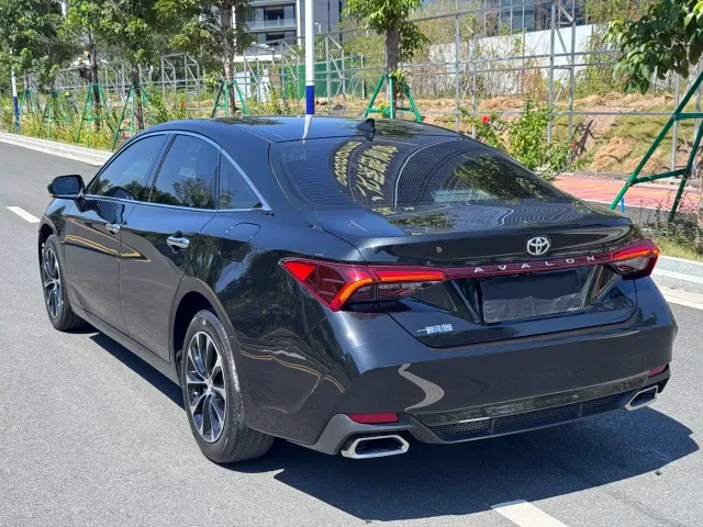 Toyota Avalon — Фото автомобиля 9