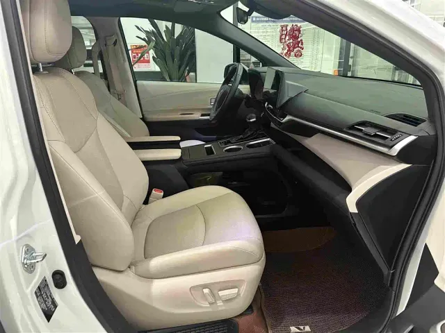Toyota Granvia — Фото автомобиля 16