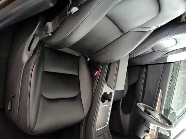Tesla Model Y — Фото автомобиля 24