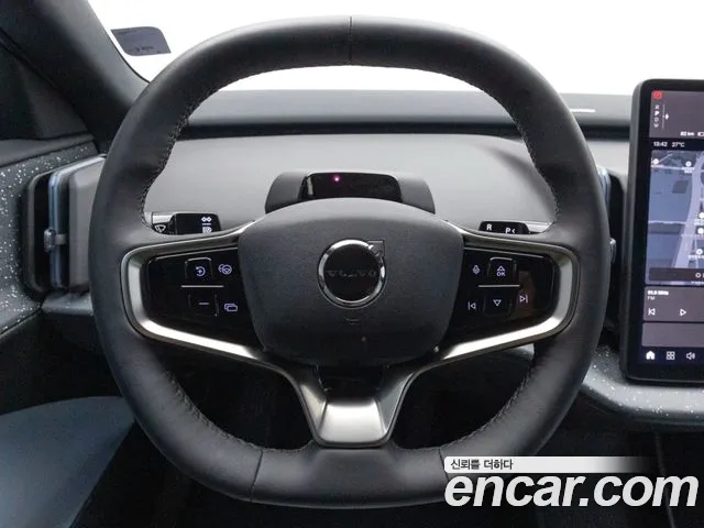 Volvo EX30 — Фото автомобиля 14