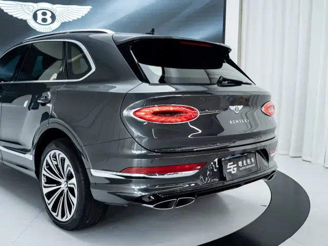 Bentley Bentayga — Фото автомобиля 23