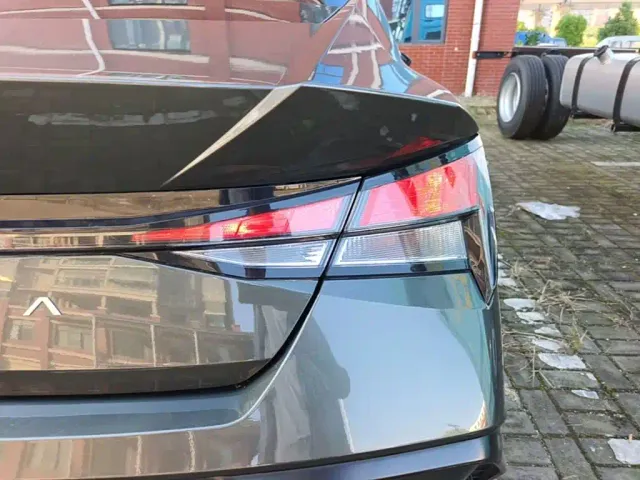 Hyundai Elantra — Фото автомобиля 7