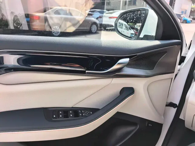 BYD Qin PLUS — Фото автомобиля 7