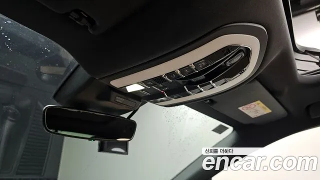 Porsche Macan — Фото автомобиля 16