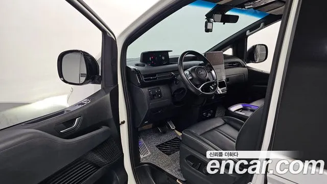 Hyundai Staria Staria L3.5 Lounge 7 мест — Фото автомобиля 10