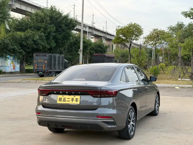 Geely Emgrand — Фото автомобиля 7