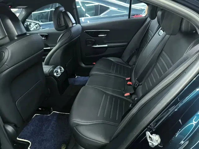 Mercedes-Benz C-Class — Фото автомобиля 16