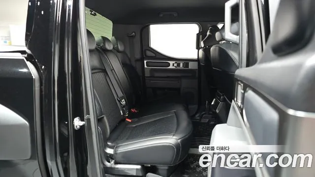 Kia Tasman Tasman 2.5T Бензин 4WD — Фото автомобиля 12
