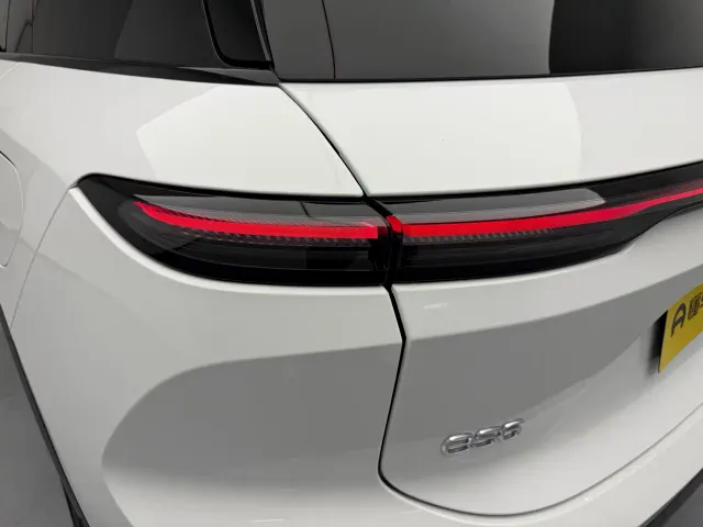 Nio ES6 — Фото автомобиля 8
