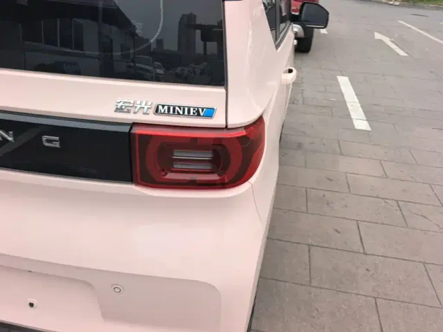 Wuling Hongguang Mini EV — Фото автомобиля 7