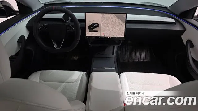Tesla Model 3 — Фото автомобиля 10