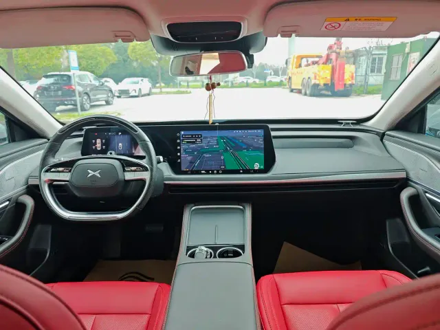 Xpeng P7 — Фото автомобиля 5