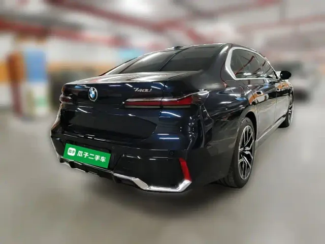 BMW 7 Series — Фото автомобиля 9