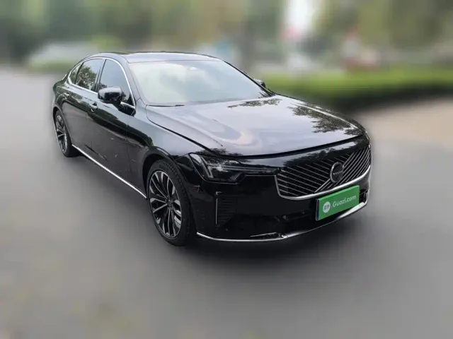 Volvo S90 — Фото автомобиля 23