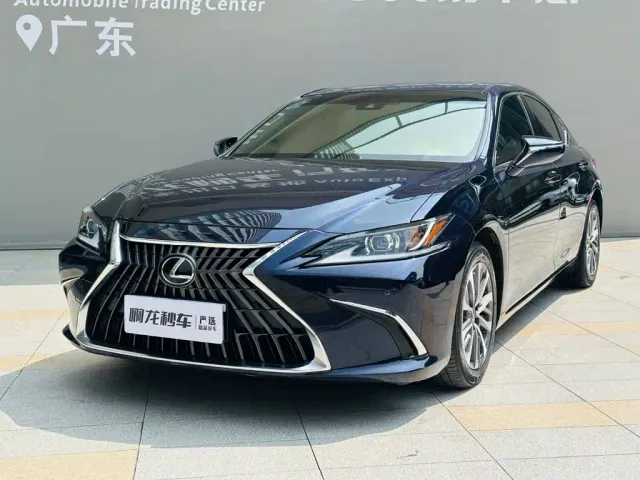 Lexus ES — Фото автомобиля 18