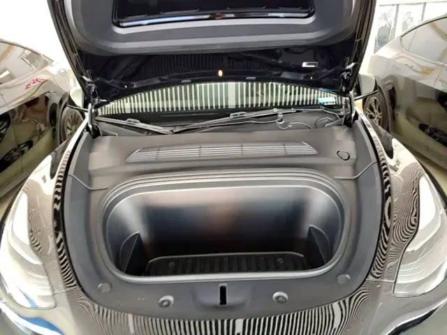 Tesla Model Y — Фото автомобиля 19