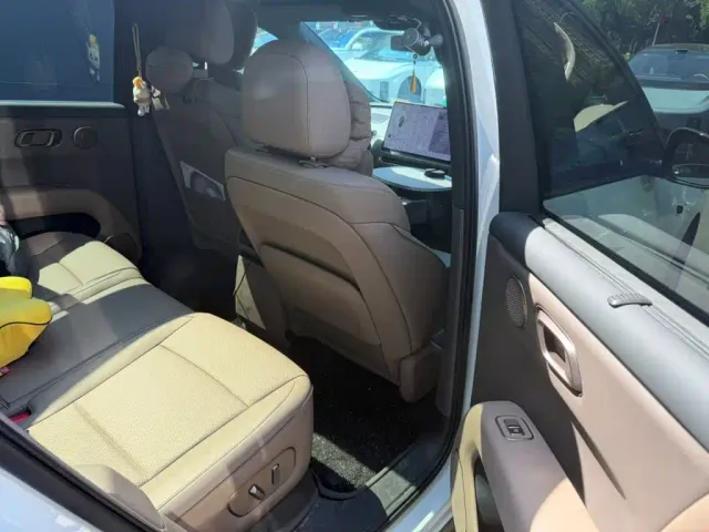 Li Auto i6 — Фото автомобиля 6