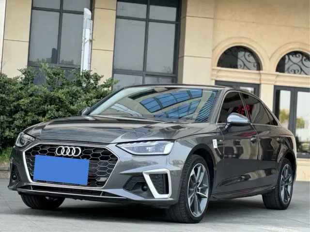Фотография автомобиля — Audi A4L