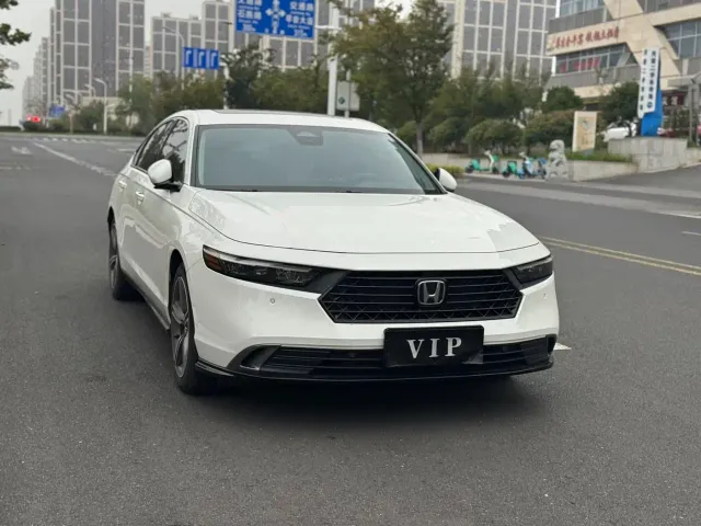 Honda Accord — Фото автомобиля 3
