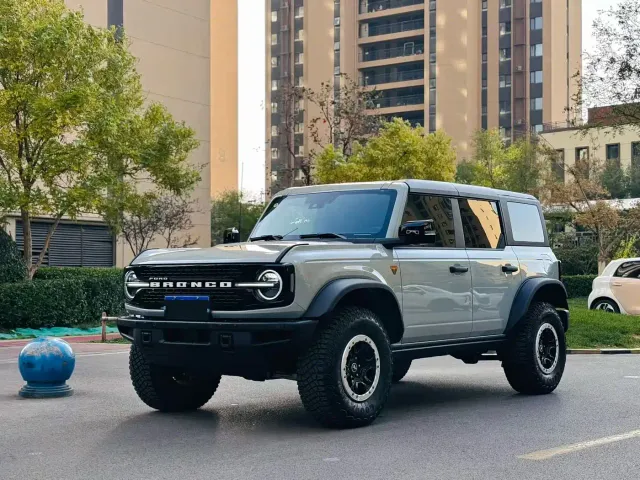 Фотография автомобиля — Ford Bronco