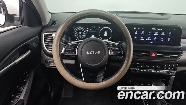 Kia Seltos Новый Seltos Бензин 2.0 2WD — Фото автомобиля 13