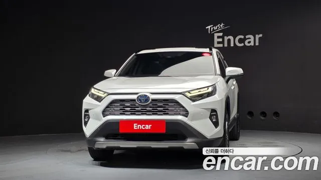 Toyota RAV4 — Фото автомобиля 3