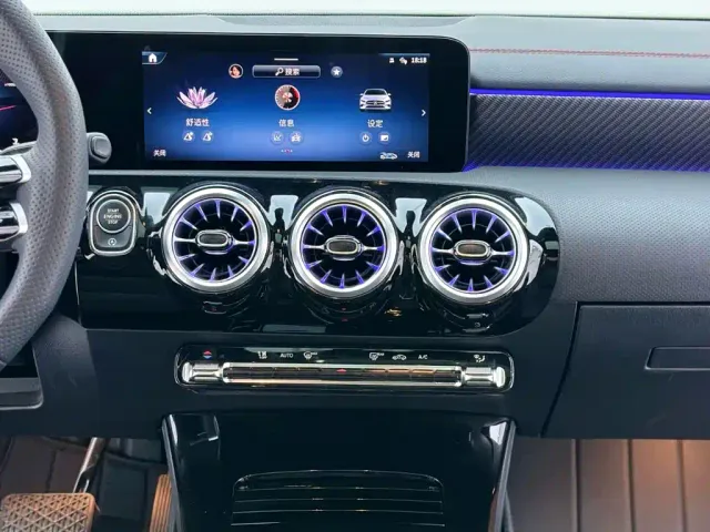 Mercedes-Benz A-Class — Фото автомобиля 19