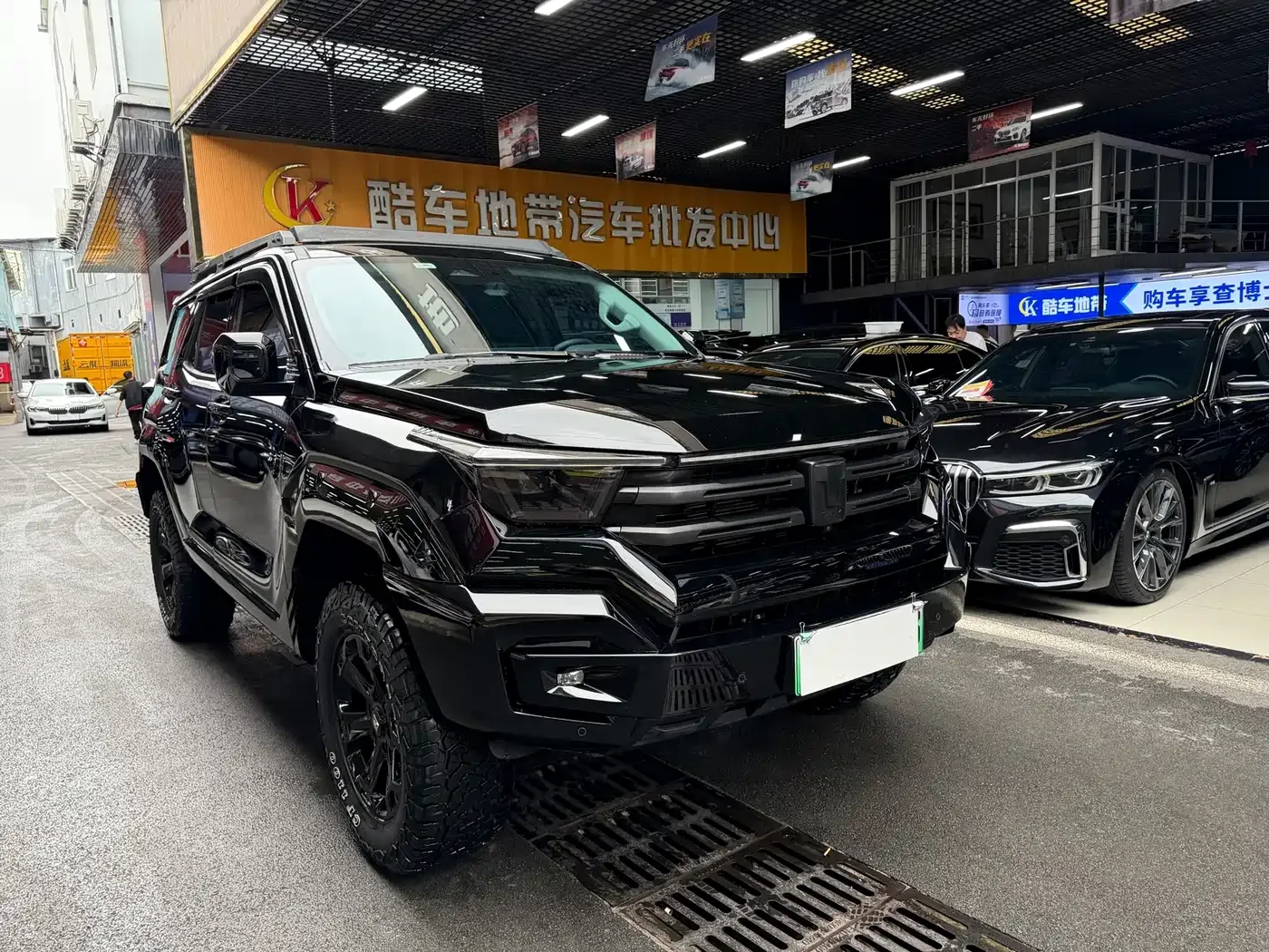 Tank Tank 400 New Energy 2024 Hi4-T Off-Road Edition — Фото автомобиля 4