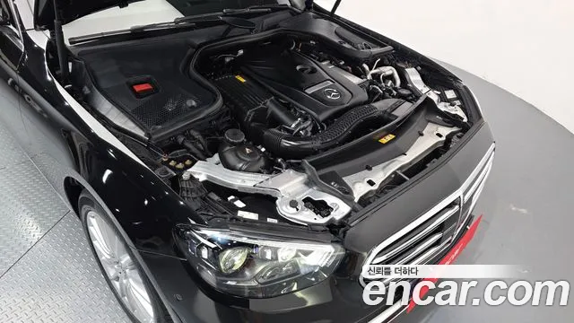 Mercedes-Benz E-Class — Фото автомобиля 6