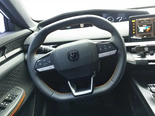 Changan Changan UNI-V 2023 1.5T Premium Edition — Фото автомобиля 15