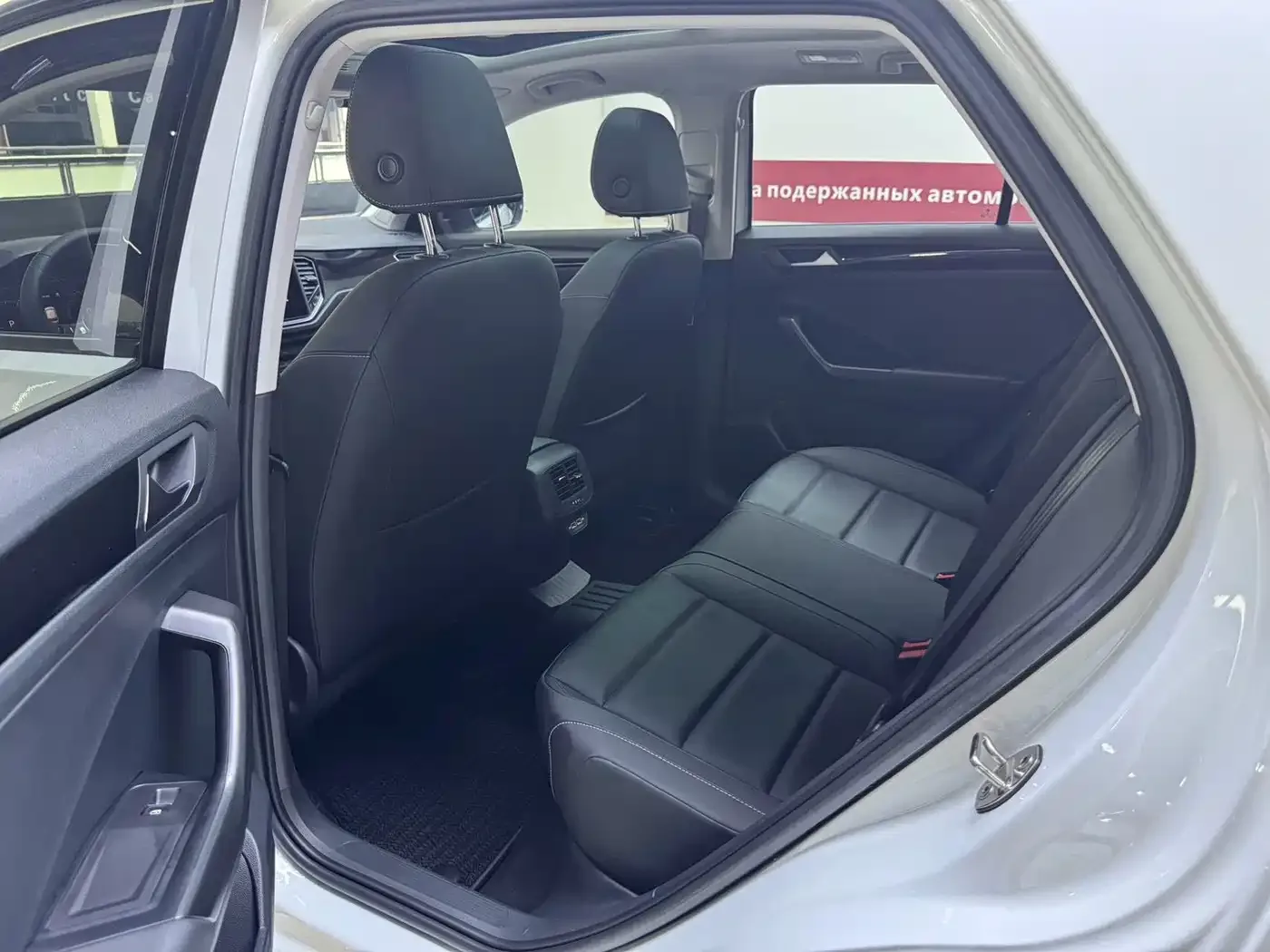 Volkswagen Volkswagen T-ROC 2022 280TSI DSG 2WD Comfort PLUS — Фото автомобиля 12