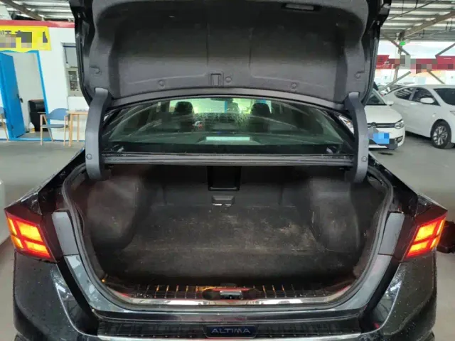 Nissan Teana — Фото автомобиля 18