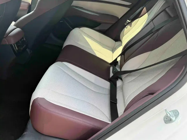 BYD Seal 07 DM-i — Фото автомобиля 6