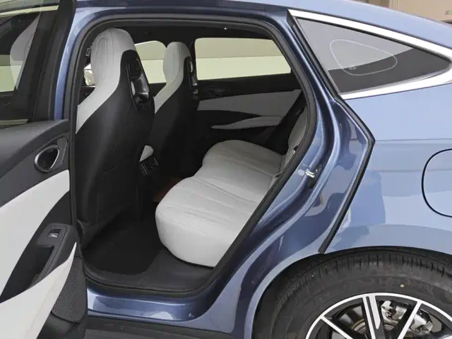 BYD Seal 06 — Фото автомобиля 11