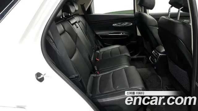 Genesis GV70 2.5T Бензин 2WD — Фото автомобиля 12