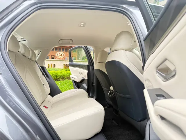 BYD Qin L — Фото автомобиля 10