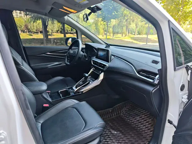 Maxus G50 — Фото автомобиля 6