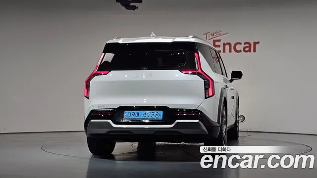 Kia EV9 — Фото автомобиля 4