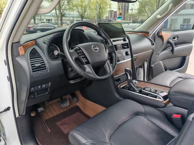 Nissan Patrol — Фото автомобиля 10