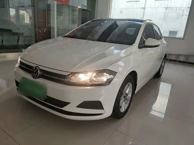Фотография автомобиля — Volkswagen Polo